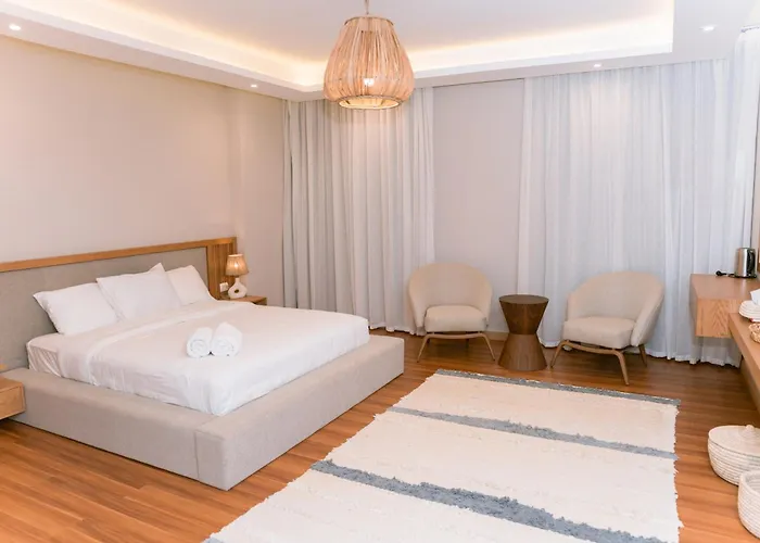 Paradise Boutique 4*